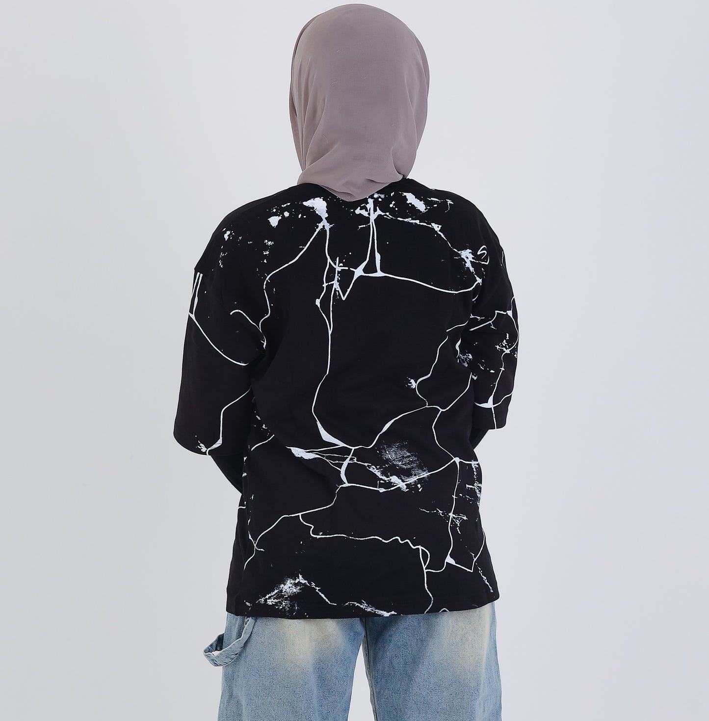 UNREAL PORTRAITS Cracked Pattern Tee – Monochrome Edition